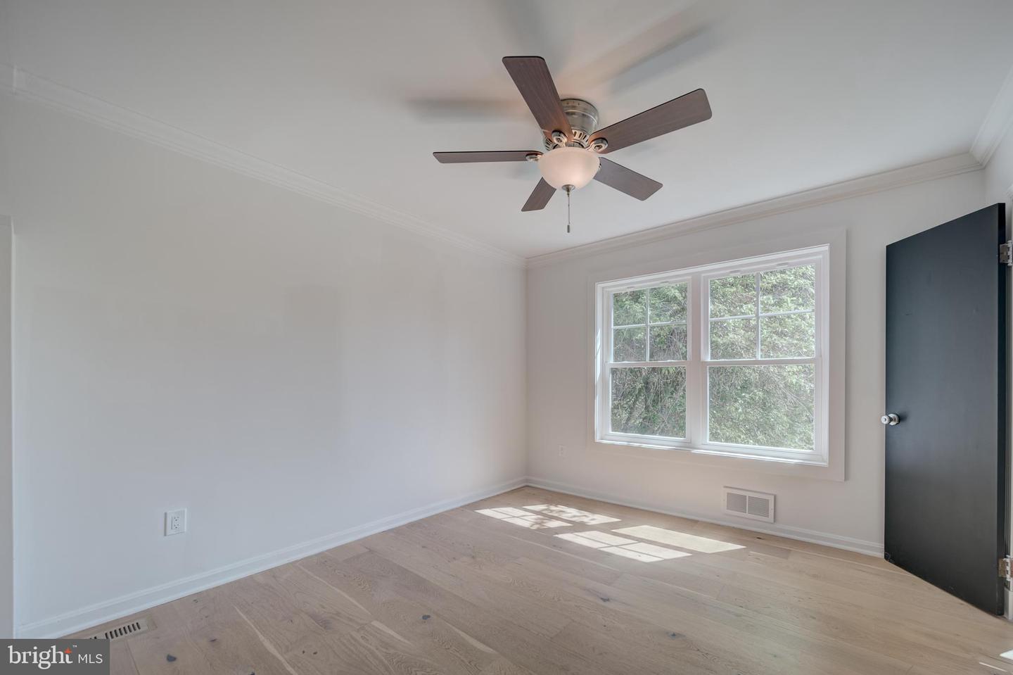2811 CEDAR LN, VIENNA, Virginia 22180, 3 Bedrooms Bedrooms, ,2 BathroomsBathrooms,Residential,For sale,2811 CEDAR LN,VAFX2238672 MLS # VAFX2238672