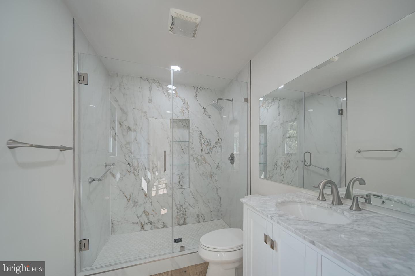 2811 CEDAR LN, VIENNA, Virginia 22180, 3 Bedrooms Bedrooms, ,2 BathroomsBathrooms,Residential,For sale,2811 CEDAR LN,VAFX2238672 MLS # VAFX2238672