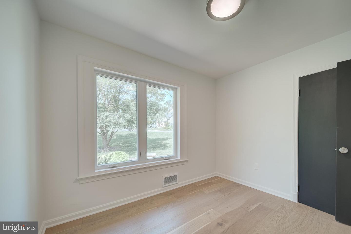 2811 CEDAR LN, VIENNA, Virginia 22180, 3 Bedrooms Bedrooms, ,2 BathroomsBathrooms,Residential,For sale,2811 CEDAR LN,VAFX2238672 MLS # VAFX2238672
