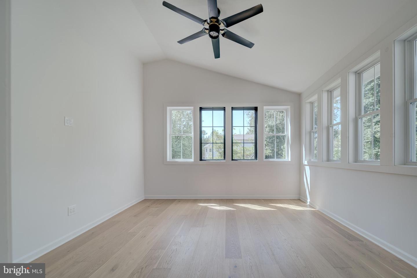 2811 CEDAR LN, VIENNA, Virginia 22180, 3 Bedrooms Bedrooms, ,2 BathroomsBathrooms,Residential,For sale,2811 CEDAR LN,VAFX2238672 MLS # VAFX2238672