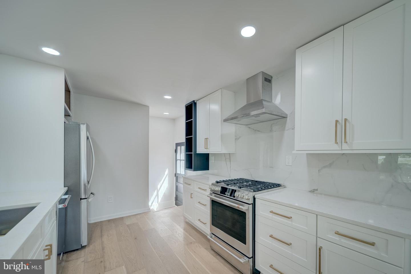 2811 CEDAR LN, VIENNA, Virginia 22180, 3 Bedrooms Bedrooms, ,2 BathroomsBathrooms,Residential,For sale,2811 CEDAR LN,VAFX2238672 MLS # VAFX2238672
