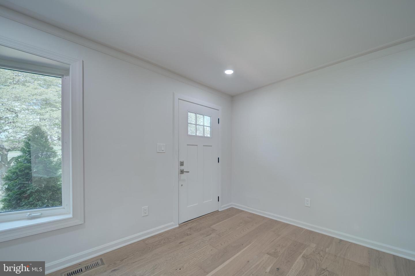2811 CEDAR LN, VIENNA, Virginia 22180, 3 Bedrooms Bedrooms, ,2 BathroomsBathrooms,Residential,For sale,2811 CEDAR LN,VAFX2238672 MLS # VAFX2238672