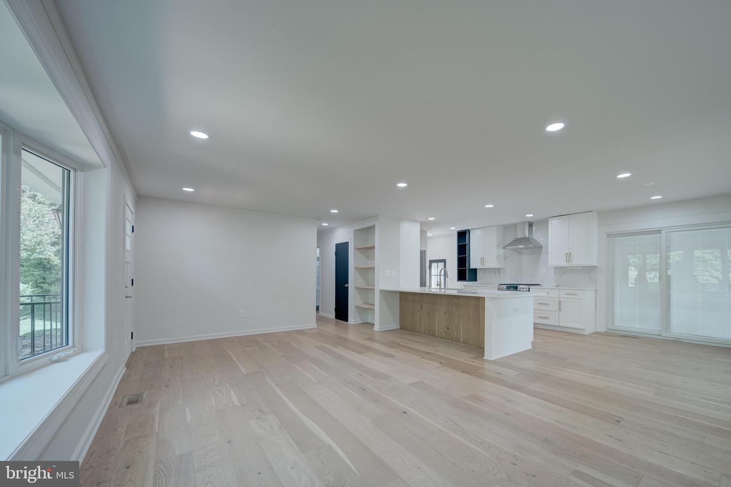 2811 CEDAR LN, VIENNA, Virginia 22180, 3 Bedrooms Bedrooms, ,2 BathroomsBathrooms,Residential,For sale,2811 CEDAR LN,VAFX2238672 MLS # VAFX2238672