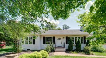 2811 CEDAR LN, VIENNA, Virginia 22180, 3 Bedrooms Bedrooms, ,2 BathroomsBathrooms,Residential,For sale,2811 CEDAR LN,VAFX2238672 MLS # VAFX2238672