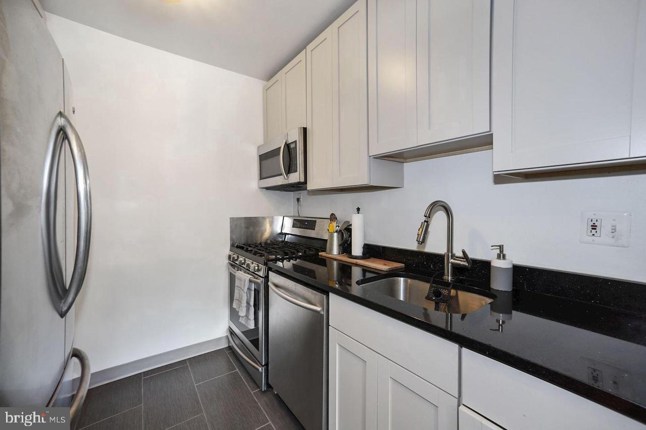 4201 CATHEDRAL AVE NW #218E, WASHINGTON, District Of Columbia 20016, ,1 BathroomBathrooms,Residential,For sale,4201 CATHEDRAL AVE NW #218E,DCDC2199096 MLS # DCDC2199096