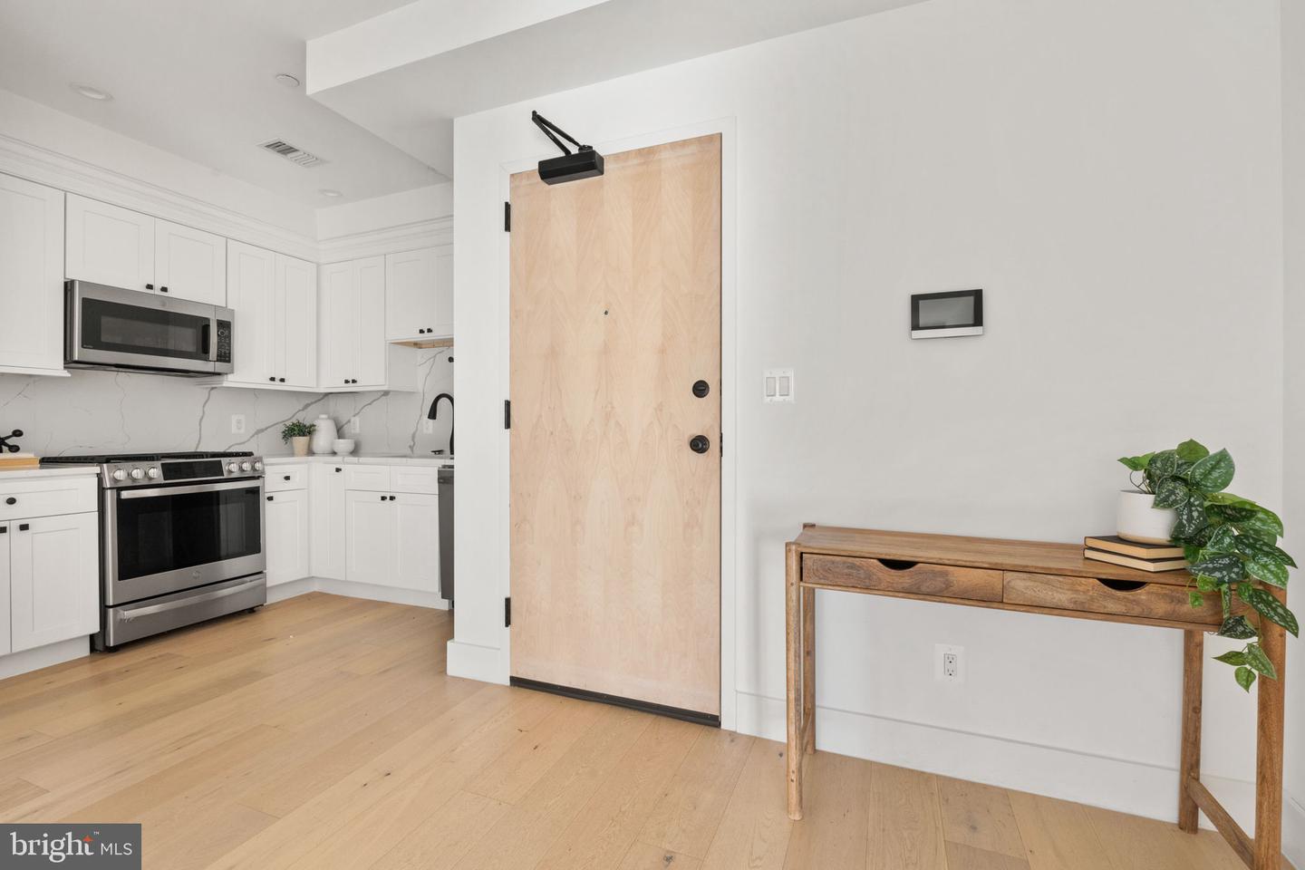 1658 K ST NE #5, WASHINGTON, District Of Columbia 20002, 2 Bedrooms Bedrooms, ,2 BathroomsBathrooms,Residential,For sale,1658 K ST NE #5,DCDC2199232 MLS # DCDC2199232
