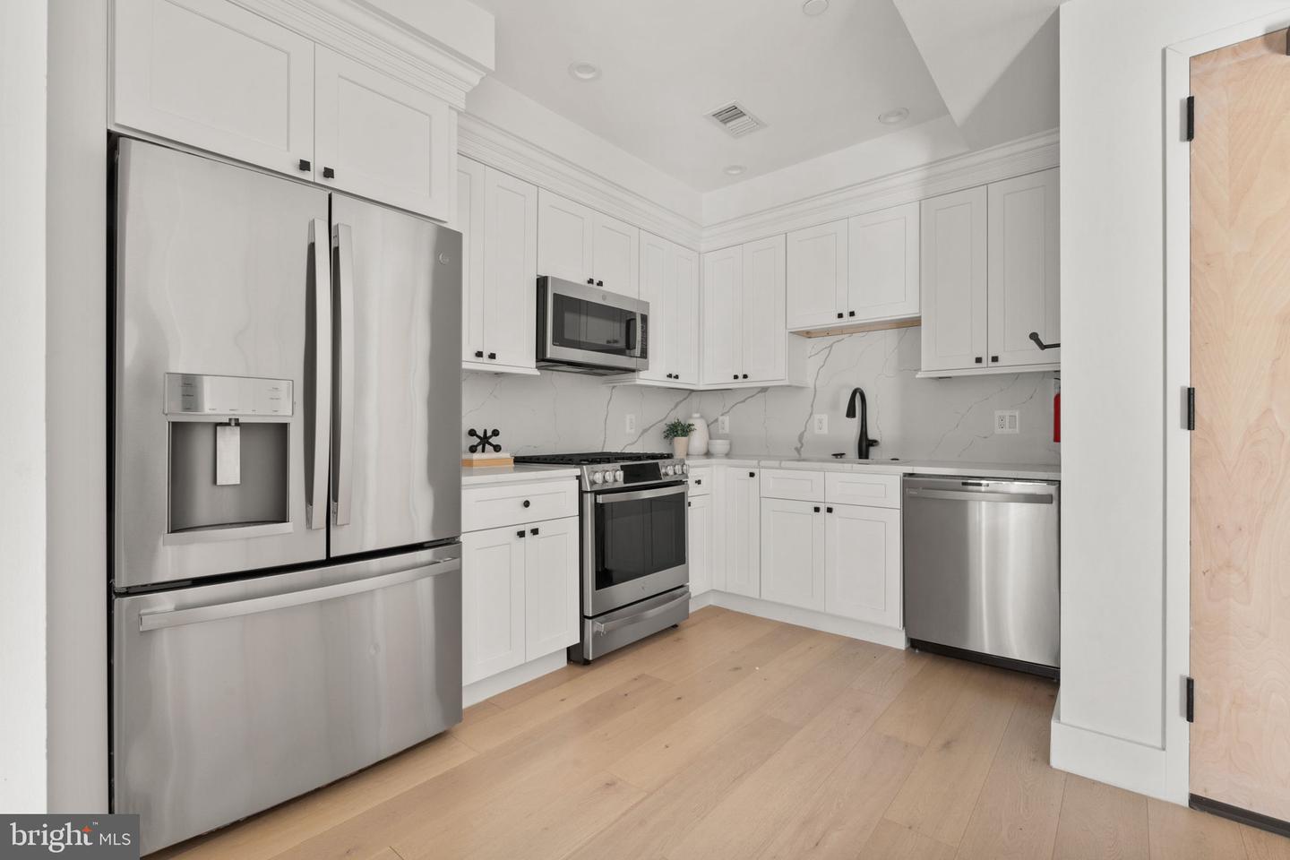 1658 K ST NE #5, WASHINGTON, District Of Columbia 20002, 2 Bedrooms Bedrooms, ,2 BathroomsBathrooms,Residential,For sale,1658 K ST NE #5,DCDC2199232 MLS # DCDC2199232