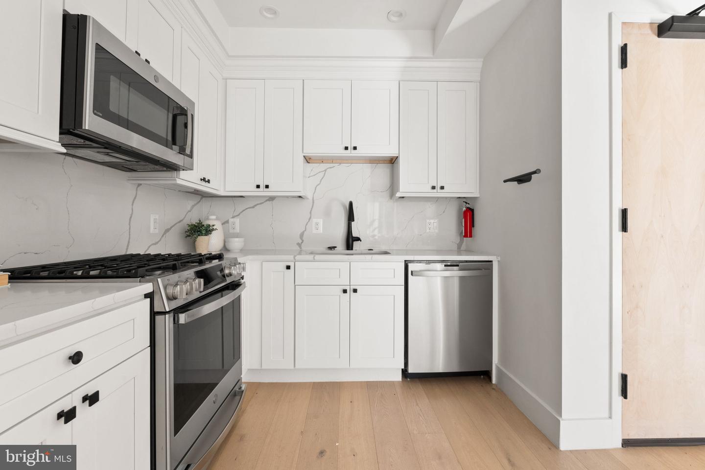 1658 K ST NE #5, WASHINGTON, District Of Columbia 20002, 2 Bedrooms Bedrooms, ,2 BathroomsBathrooms,Residential,For sale,1658 K ST NE #5,DCDC2199232 MLS # DCDC2199232