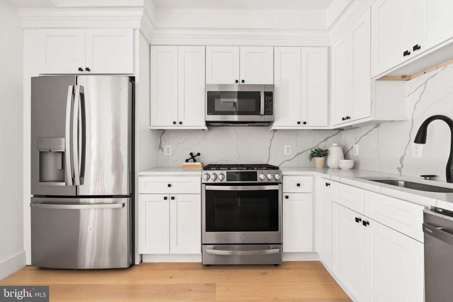 1658 K ST NE #5, WASHINGTON, District Of Columbia 20002, 2 Bedrooms Bedrooms, ,2 BathroomsBathrooms,Residential,For sale,1658 K ST NE #5,DCDC2199232 MLS # DCDC2199232