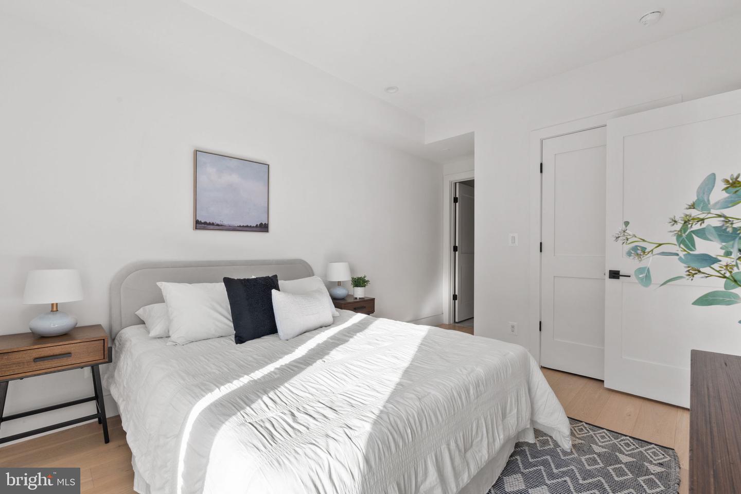 1658 K ST NE #5, WASHINGTON, District Of Columbia 20002, 2 Bedrooms Bedrooms, ,2 BathroomsBathrooms,Residential,For sale,1658 K ST NE #5,DCDC2199232 MLS # DCDC2199232