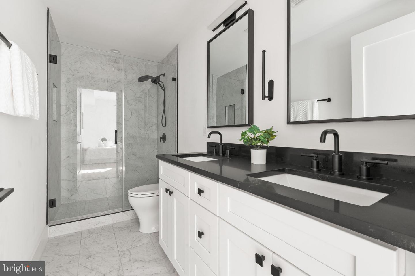 1658 K ST NE #5, WASHINGTON, District Of Columbia 20002, 2 Bedrooms Bedrooms, ,2 BathroomsBathrooms,Residential,For sale,1658 K ST NE #5,DCDC2199232 MLS # DCDC2199232