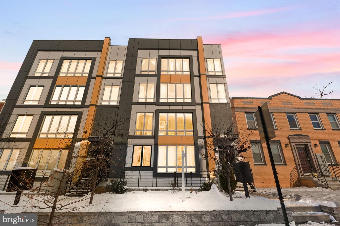 1658 K ST NE #5, WASHINGTON, District Of Columbia 20002, 2 Bedrooms Bedrooms, ,2 BathroomsBathrooms,Residential,For sale,1658 K ST NE #5,DCDC2199232 MLS # DCDC2199232