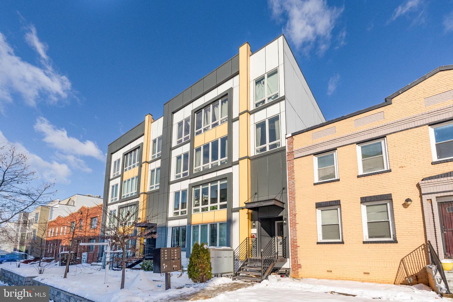 1658 K ST NE #5, WASHINGTON, District Of Columbia 20002, 2 Bedrooms Bedrooms, ,2 BathroomsBathrooms,Residential,For sale,1658 K ST NE #5,DCDC2199232 MLS # DCDC2199232
