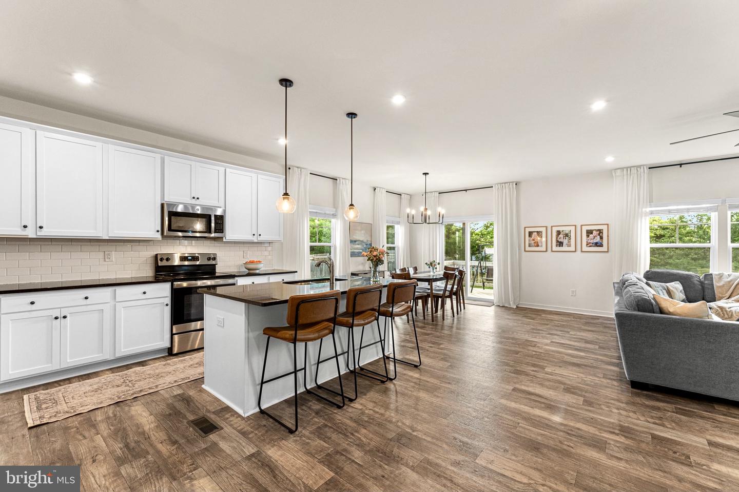 52 FAIRMONT PL, AYLETT, Virginia 23009, 5 Bedrooms Bedrooms, 8 Rooms Rooms,3 BathroomsBathrooms,Residential,For sale,52 FAIRMONT PL,VAKW2000236 MLS # VAKW2000236