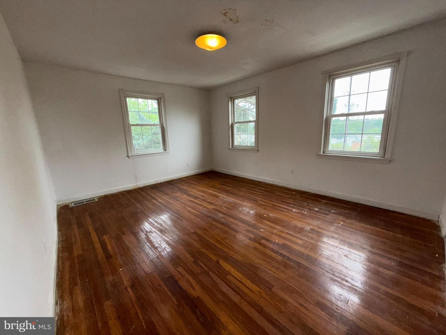 3916 SOUTHERN AVE SE, WASHINGTON, District Of Columbia 20020, 2 Bedrooms Bedrooms, ,1 BathroomBathrooms,Residential,For sale,3916 SOUTHERN AVE SE,DCDC2199200 MLS # DCDC2199200