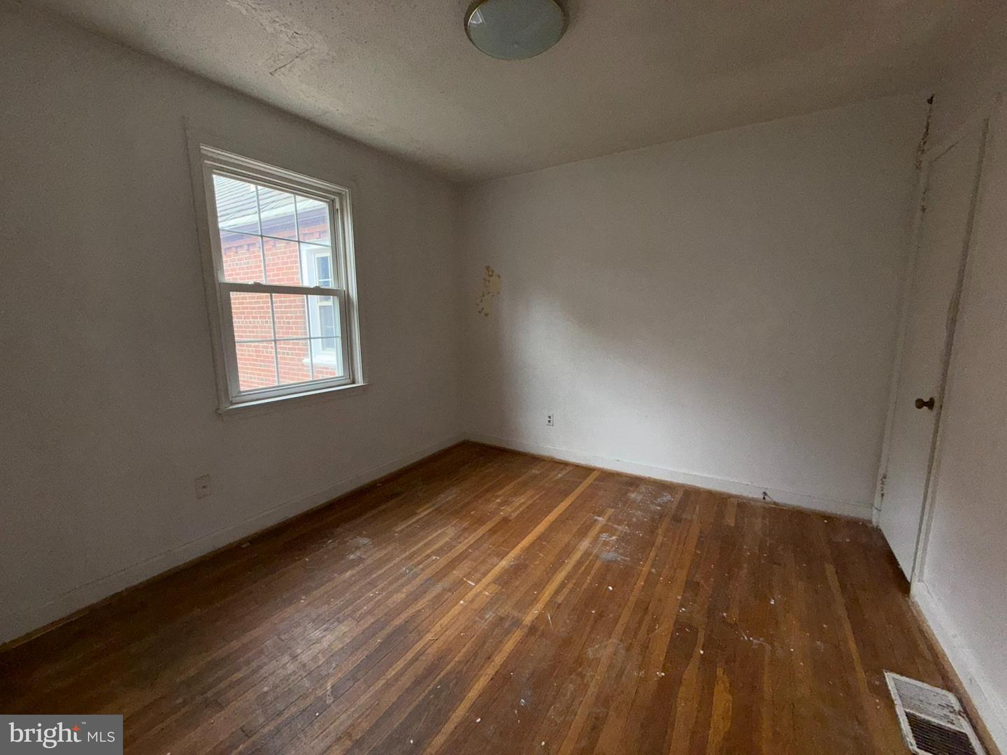 3916 SOUTHERN AVE SE, WASHINGTON, District Of Columbia 20020, 2 Bedrooms Bedrooms, ,1 BathroomBathrooms,Residential,For sale,3916 SOUTHERN AVE SE,DCDC2199200 MLS # DCDC2199200