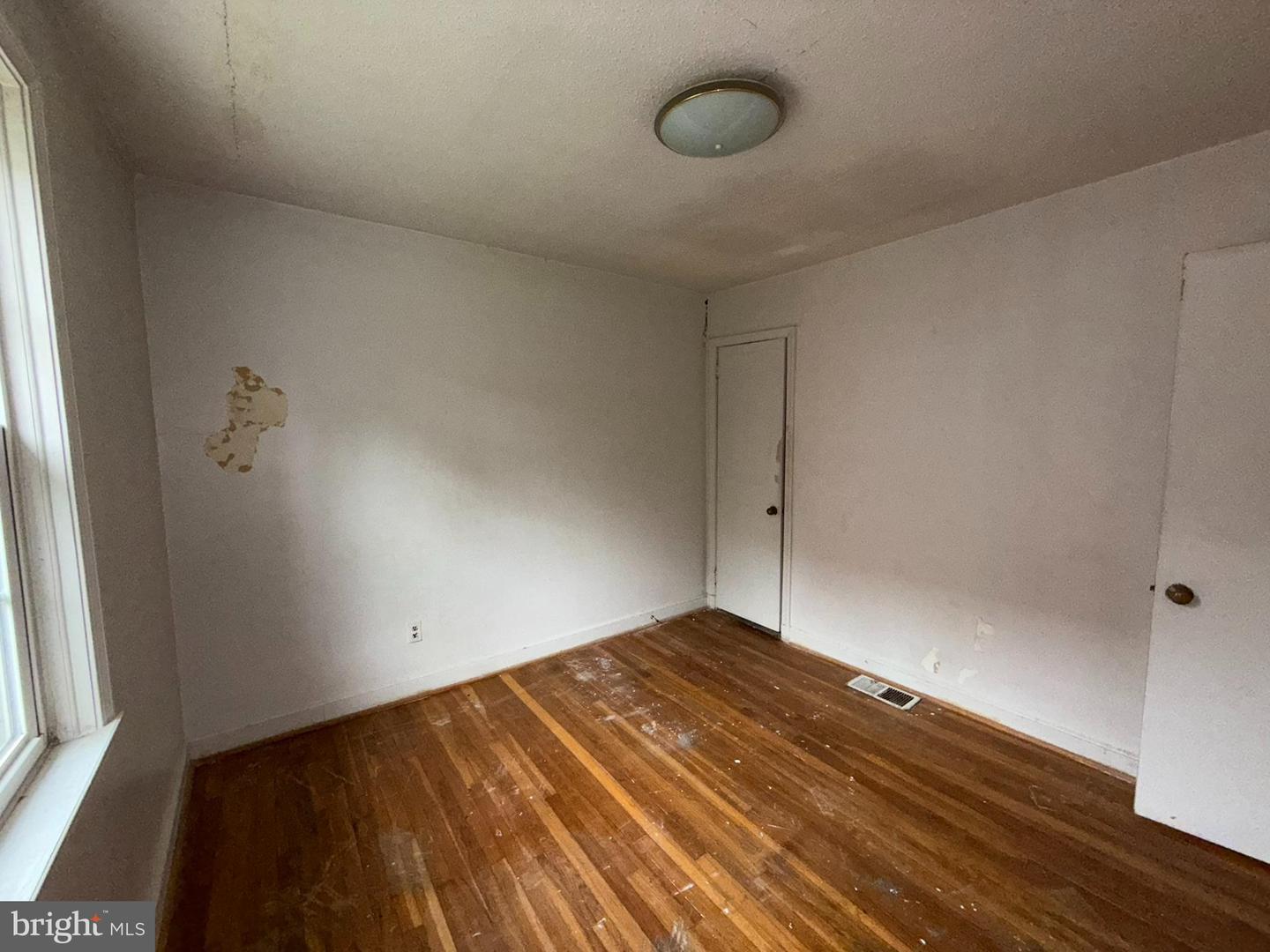 3916 SOUTHERN AVE SE, WASHINGTON, District Of Columbia 20020, 2 Bedrooms Bedrooms, ,1 BathroomBathrooms,Residential,For sale,3916 SOUTHERN AVE SE,DCDC2199200 MLS # DCDC2199200