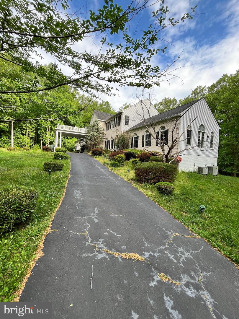 7808 HILL HOUSE CT, FAIRFAX STATION, Virginia 22039, 6 Bedrooms Bedrooms, ,4 BathroomsBathrooms,Residential,For sale,7808 HILL HOUSE CT,VAFX2238972 MLS # VAFX2238972