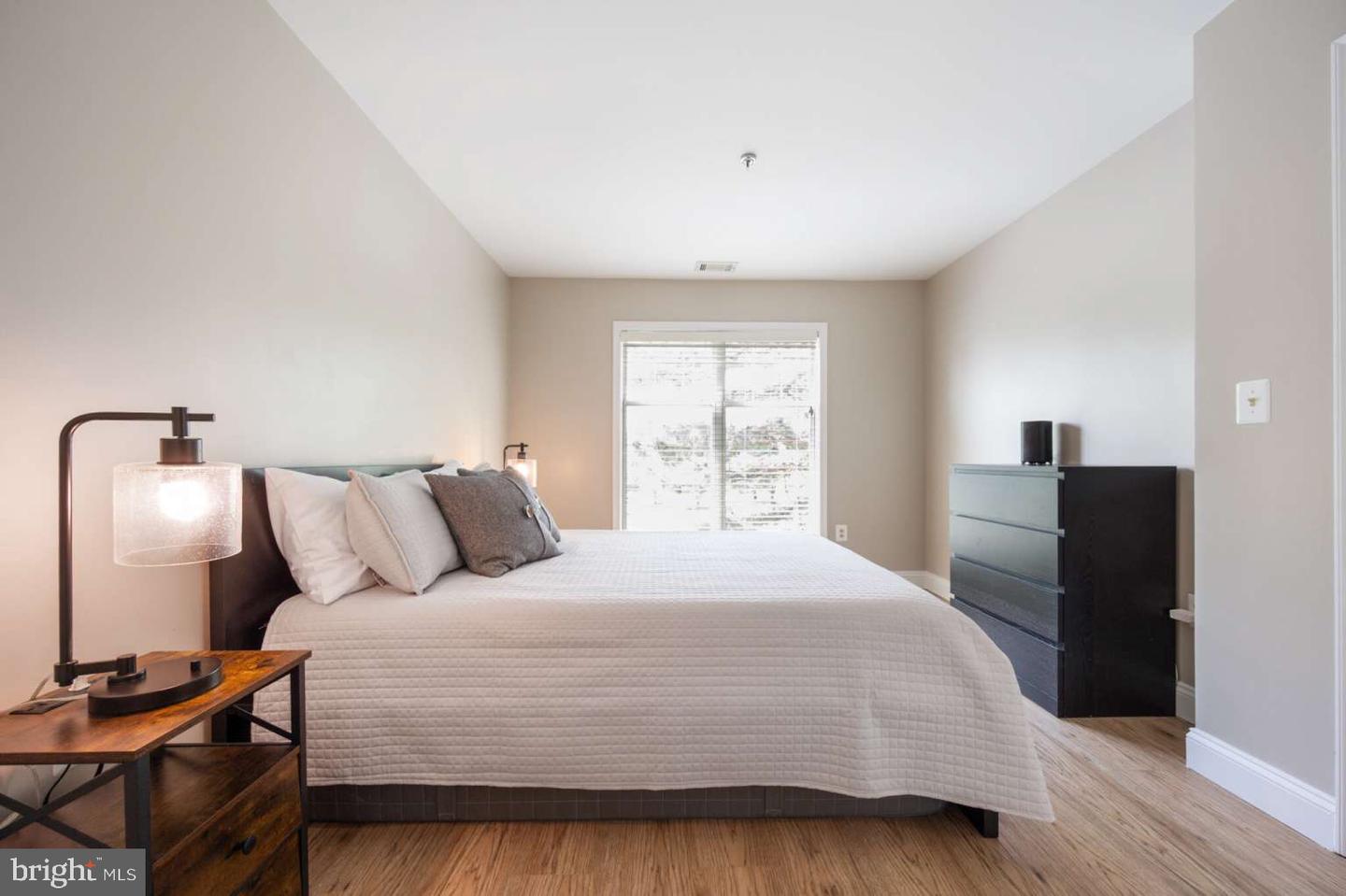 5575 SEMINARY RD #212, FALLS CHURCH, Virginia 22041, 2 Bedrooms Bedrooms, 4 Rooms Rooms,2 BathroomsBathrooms,Residential,For sale,5575 SEMINARY RD #212,VAFX2238974 MLS # VAFX2238974