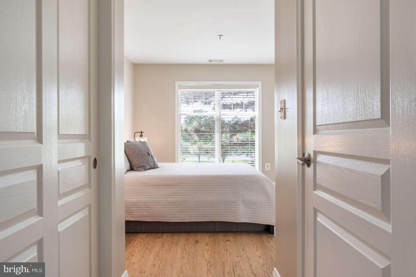 5575 SEMINARY RD #212, FALLS CHURCH, Virginia 22041, 2 Bedrooms Bedrooms, 4 Rooms Rooms,2 BathroomsBathrooms,Residential,For sale,5575 SEMINARY RD #212,VAFX2238974 MLS # VAFX2238974
