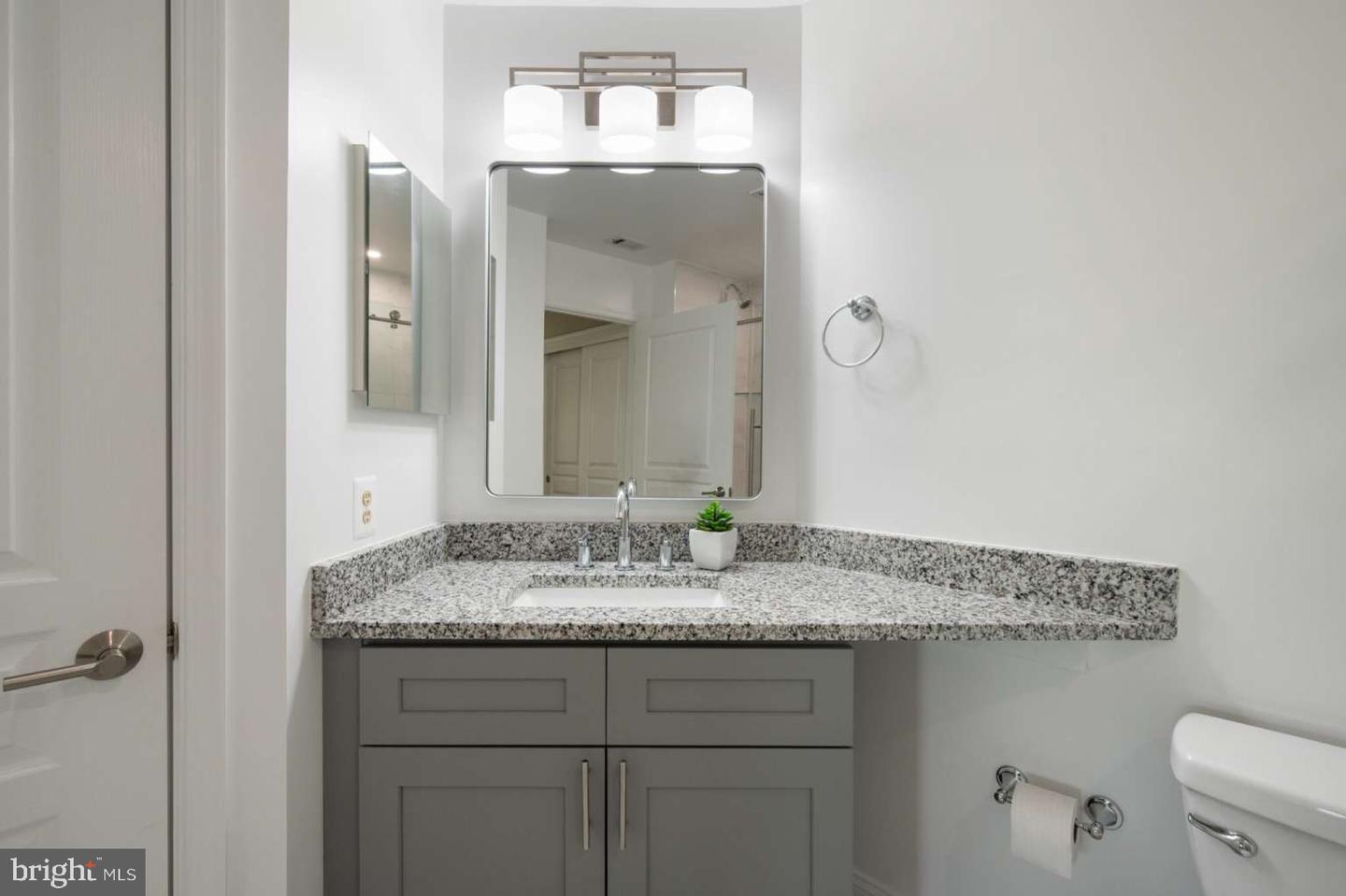 5575 SEMINARY RD #212, FALLS CHURCH, Virginia 22041, 2 Bedrooms Bedrooms, 4 Rooms Rooms,2 BathroomsBathrooms,Residential,For sale,5575 SEMINARY RD #212,VAFX2238974 MLS # VAFX2238974