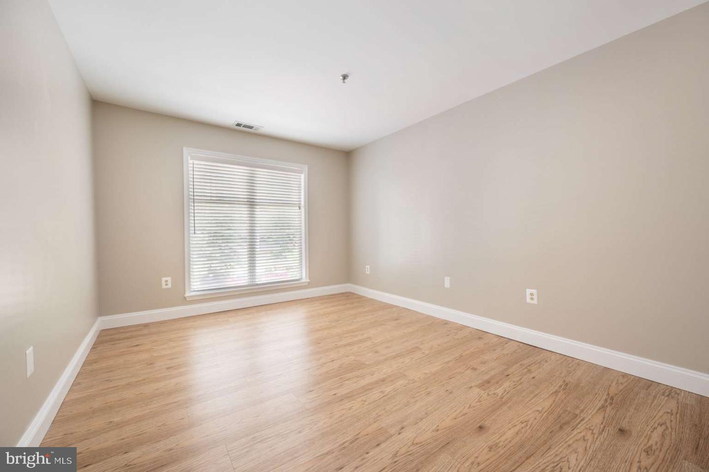 5575 SEMINARY RD #212, FALLS CHURCH, Virginia 22041, 2 Bedrooms Bedrooms, 4 Rooms Rooms,2 BathroomsBathrooms,Residential,For sale,5575 SEMINARY RD #212,VAFX2238974 MLS # VAFX2238974