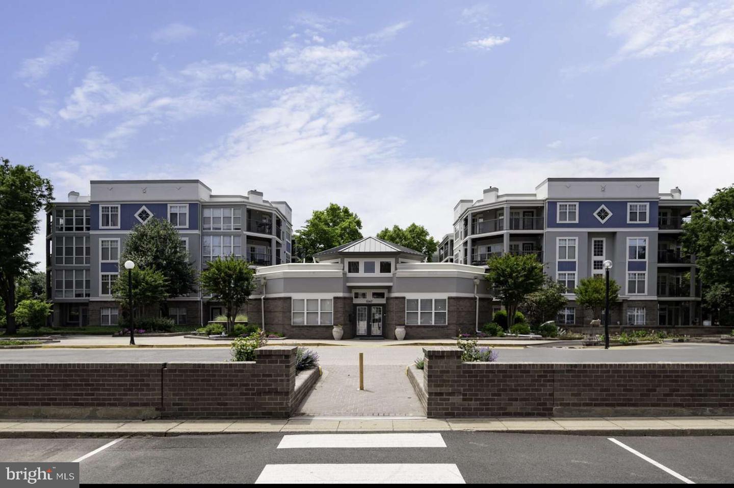 5575 SEMINARY RD #212, FALLS CHURCH, Virginia 22041, 2 Bedrooms Bedrooms, 4 Rooms Rooms,2 BathroomsBathrooms,Residential,For sale,5575 SEMINARY RD #212,VAFX2238974 MLS # VAFX2238974