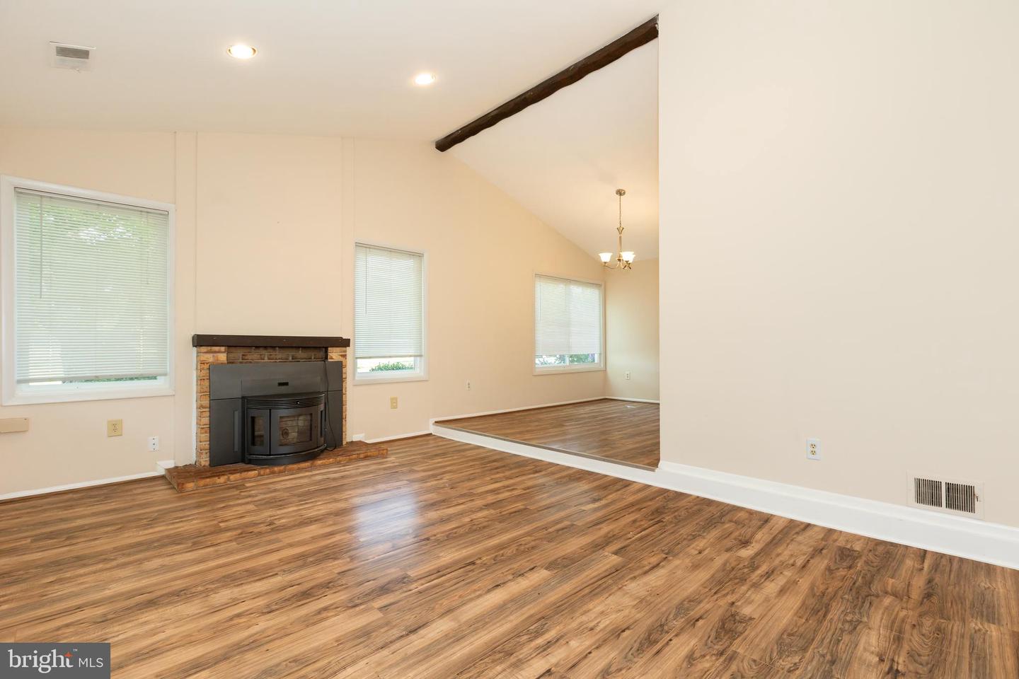 722 SUGARLAND RUN DR, STERLING, Virginia 20164, 4 Bedrooms Bedrooms, ,2 BathroomsBathrooms,Residential,For sale,722 SUGARLAND RUN DR,VALO2095710 MLS # VALO2095710