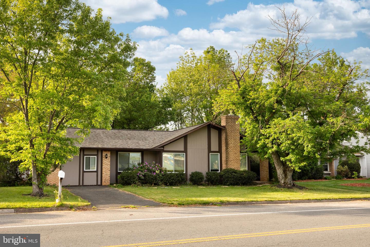 722 SUGARLAND RUN DR, STERLING, Virginia 20164, 4 Bedrooms Bedrooms, ,2 BathroomsBathrooms,Residential,For sale,722 SUGARLAND RUN DR,VALO2095710 MLS # VALO2095710