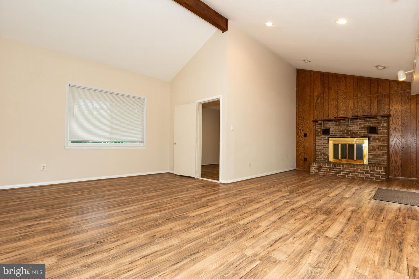 722 SUGARLAND RUN DR, STERLING, Virginia 20164, 4 Bedrooms Bedrooms, ,2 BathroomsBathrooms,Residential,For sale,722 SUGARLAND RUN DR,VALO2095710 MLS # VALO2095710