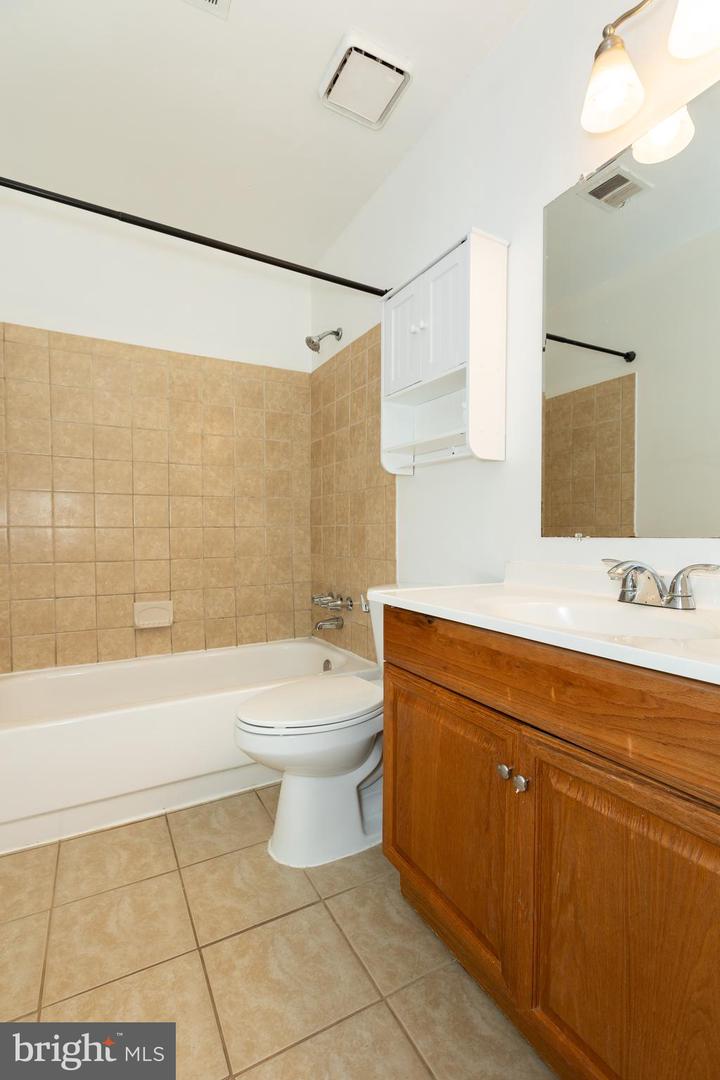 722 SUGARLAND RUN DR, STERLING, Virginia 20164, 4 Bedrooms Bedrooms, ,2 BathroomsBathrooms,Residential,For sale,722 SUGARLAND RUN DR,VALO2095710 MLS # VALO2095710