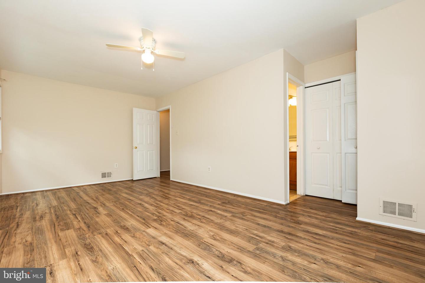 722 SUGARLAND RUN DR, STERLING, Virginia 20164, 4 Bedrooms Bedrooms, ,2 BathroomsBathrooms,Residential,For sale,722 SUGARLAND RUN DR,VALO2095710 MLS # VALO2095710