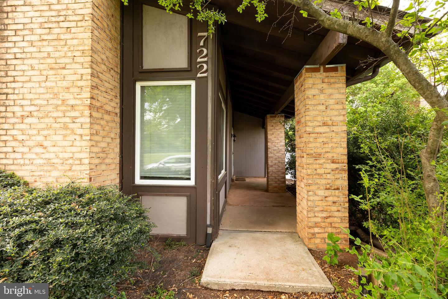 722 SUGARLAND RUN DR, STERLING, Virginia 20164, 4 Bedrooms Bedrooms, ,2 BathroomsBathrooms,Residential,For sale,722 SUGARLAND RUN DR,VALO2095710 MLS # VALO2095710