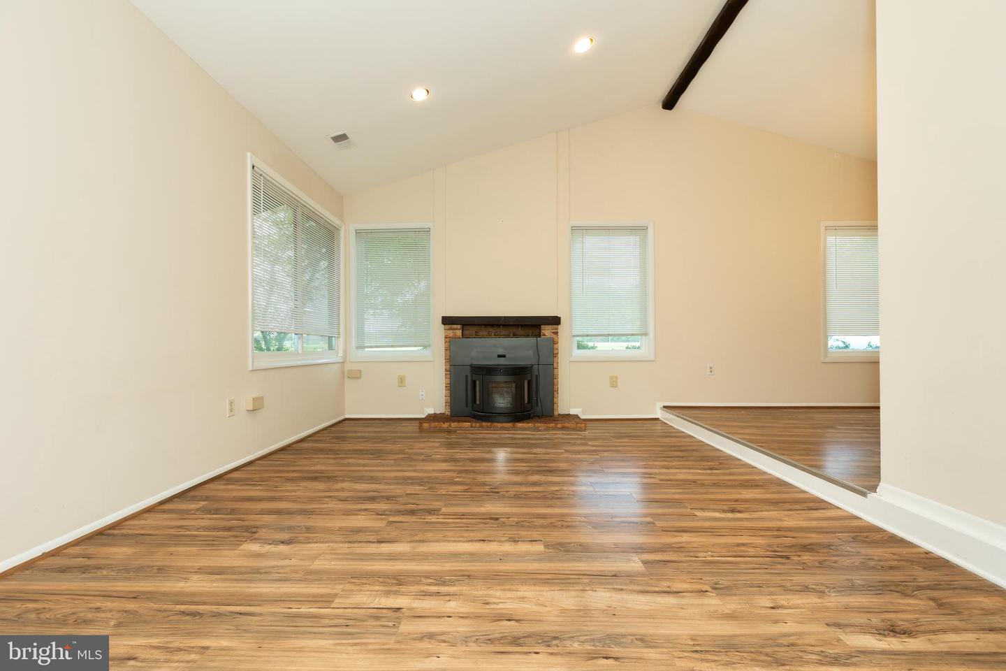 722 SUGARLAND RUN DR, STERLING, Virginia 20164, 4 Bedrooms Bedrooms, ,2 BathroomsBathrooms,Residential,For sale,722 SUGARLAND RUN DR,VALO2095710 MLS # VALO2095710