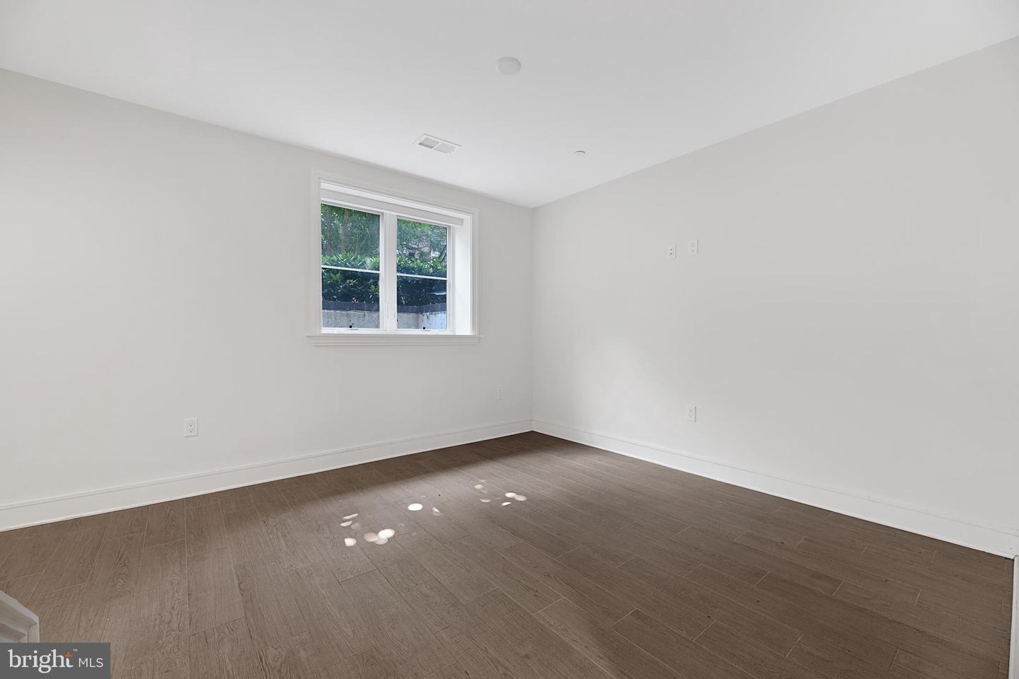 409 GUETHLER'S WAY SE, WASHINGTON, District Of Columbia 20003, 3 Bedrooms Bedrooms, ,4 BathroomsBathrooms,Residential,For sale,409 GUETHLER'S WAY SE,DCDC2199316 MLS # DCDC2199316