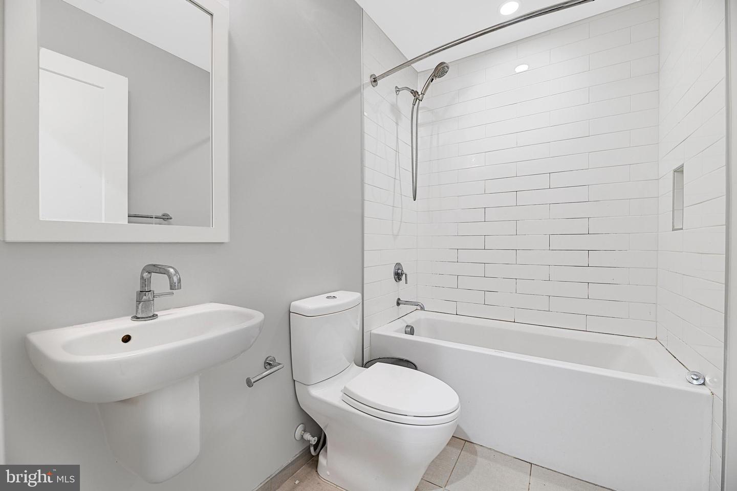 409 GUETHLER'S WAY SE, WASHINGTON, District Of Columbia 20003, 3 Bedrooms Bedrooms, ,4 BathroomsBathrooms,Residential,For sale,409 GUETHLER'S WAY SE,DCDC2199316 MLS # DCDC2199316