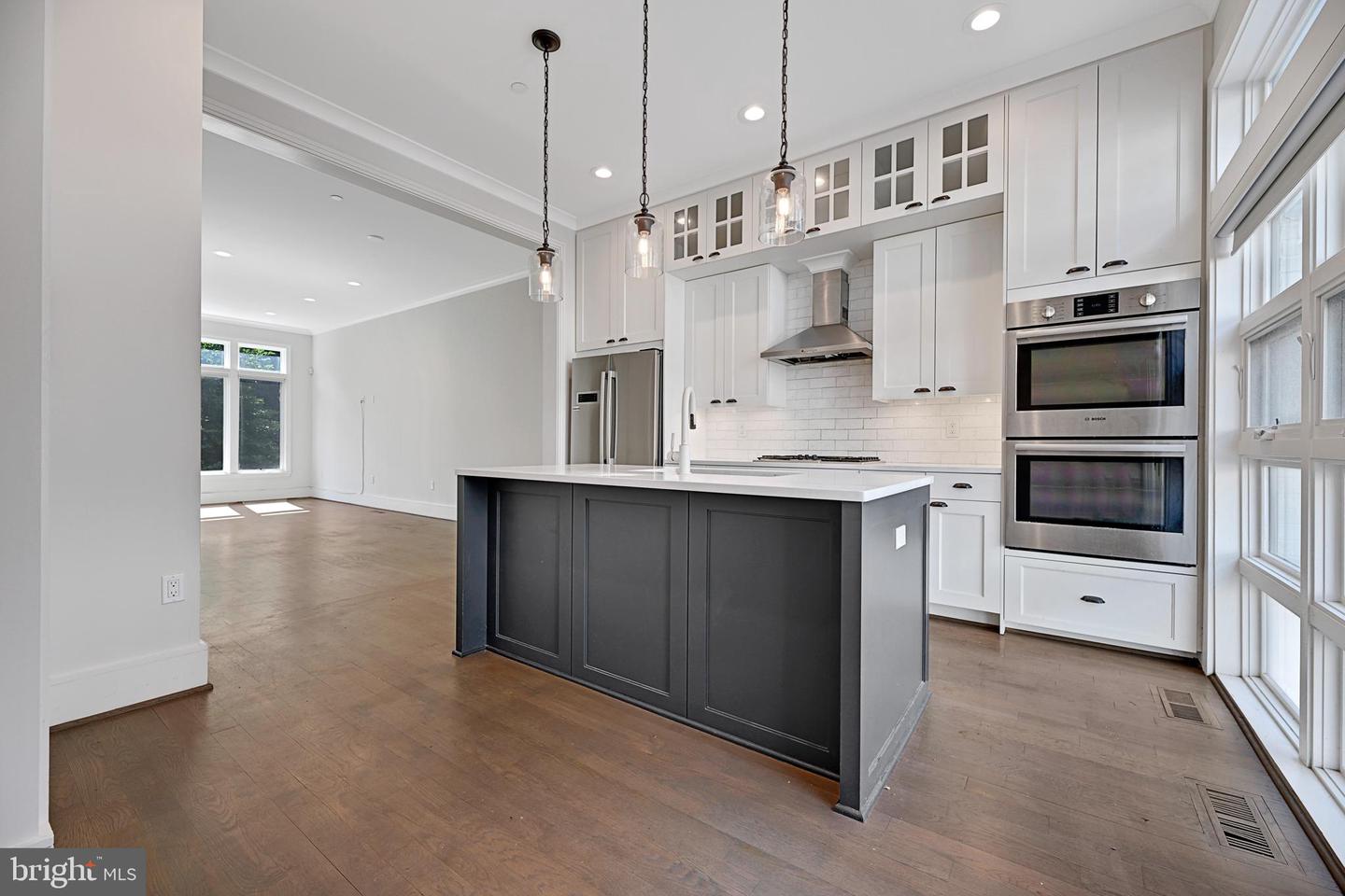 409 GUETHLER'S WAY SE, WASHINGTON, District Of Columbia 20003, 3 Bedrooms Bedrooms, ,4 BathroomsBathrooms,Residential,For sale,409 GUETHLER'S WAY SE,DCDC2199316 MLS # DCDC2199316