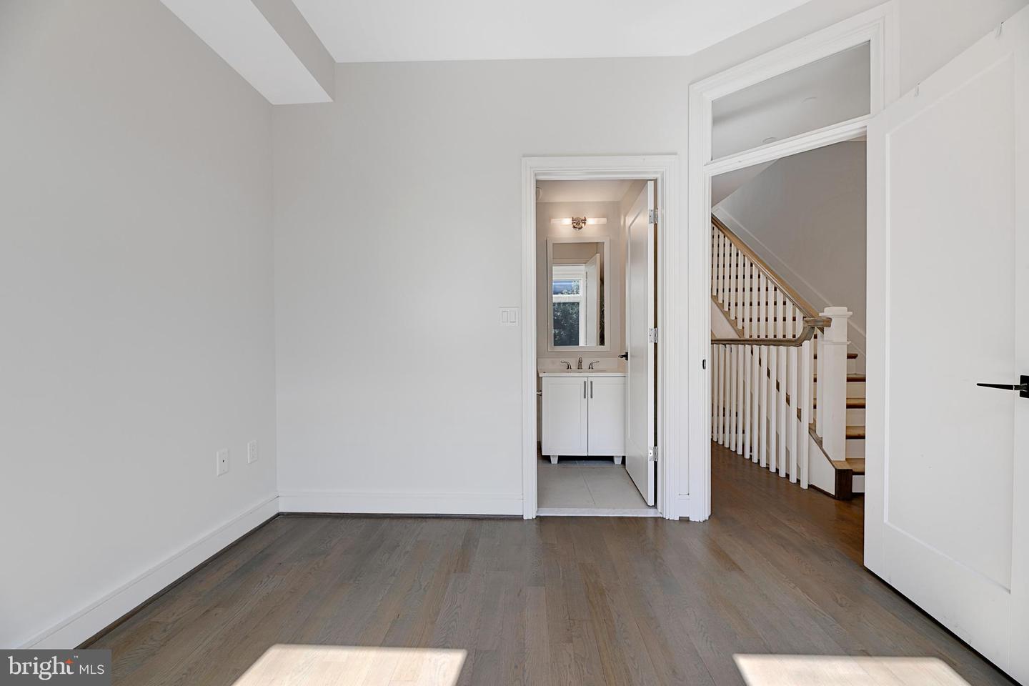 409 GUETHLER'S WAY SE, WASHINGTON, District Of Columbia 20003, 3 Bedrooms Bedrooms, ,4 BathroomsBathrooms,Residential,For sale,409 GUETHLER'S WAY SE,DCDC2199316 MLS # DCDC2199316