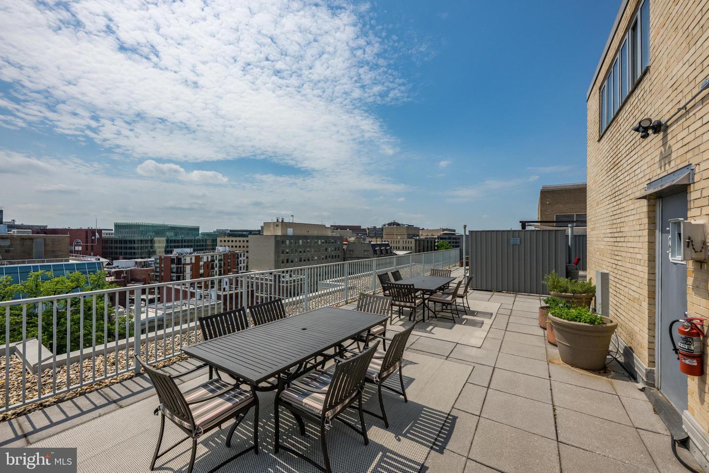 1711 MASSACHUSETTS AVE NW #627, WASHINGTON, District Of Columbia 20036, 1 Bedroom Bedrooms, ,1 BathroomBathrooms,Residential,For sale,1711 MASSACHUSETTS AVE NW #627,DCDC2199346 MLS # DCDC2199346
