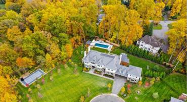 1039 AZIZA CT, GREAT FALLS, Virginia 22066, 6 Bedrooms Bedrooms, ,8 BathroomsBathrooms,Residential,For sale,1039 AZIZA CT,VAFX2239102 MLS # VAFX2239102