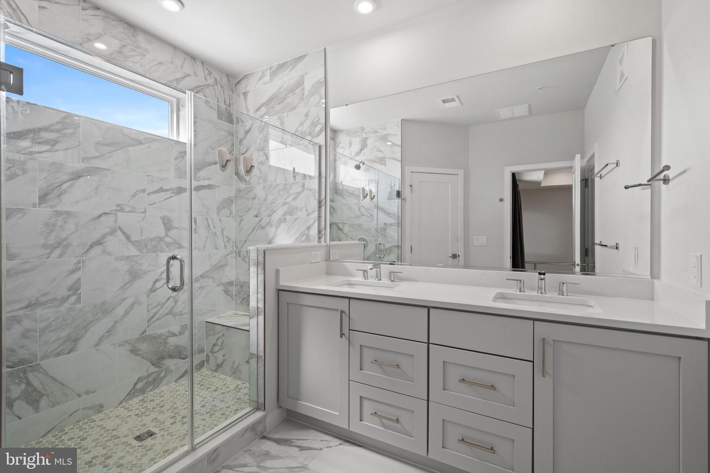 43476 DANVILLE TER, ASHBURN, Virginia 20148, 3 Bedrooms Bedrooms, ,2 BathroomsBathrooms,Residential,For sale,43476 DANVILLE TER,VALO2095740 MLS # VALO2095740