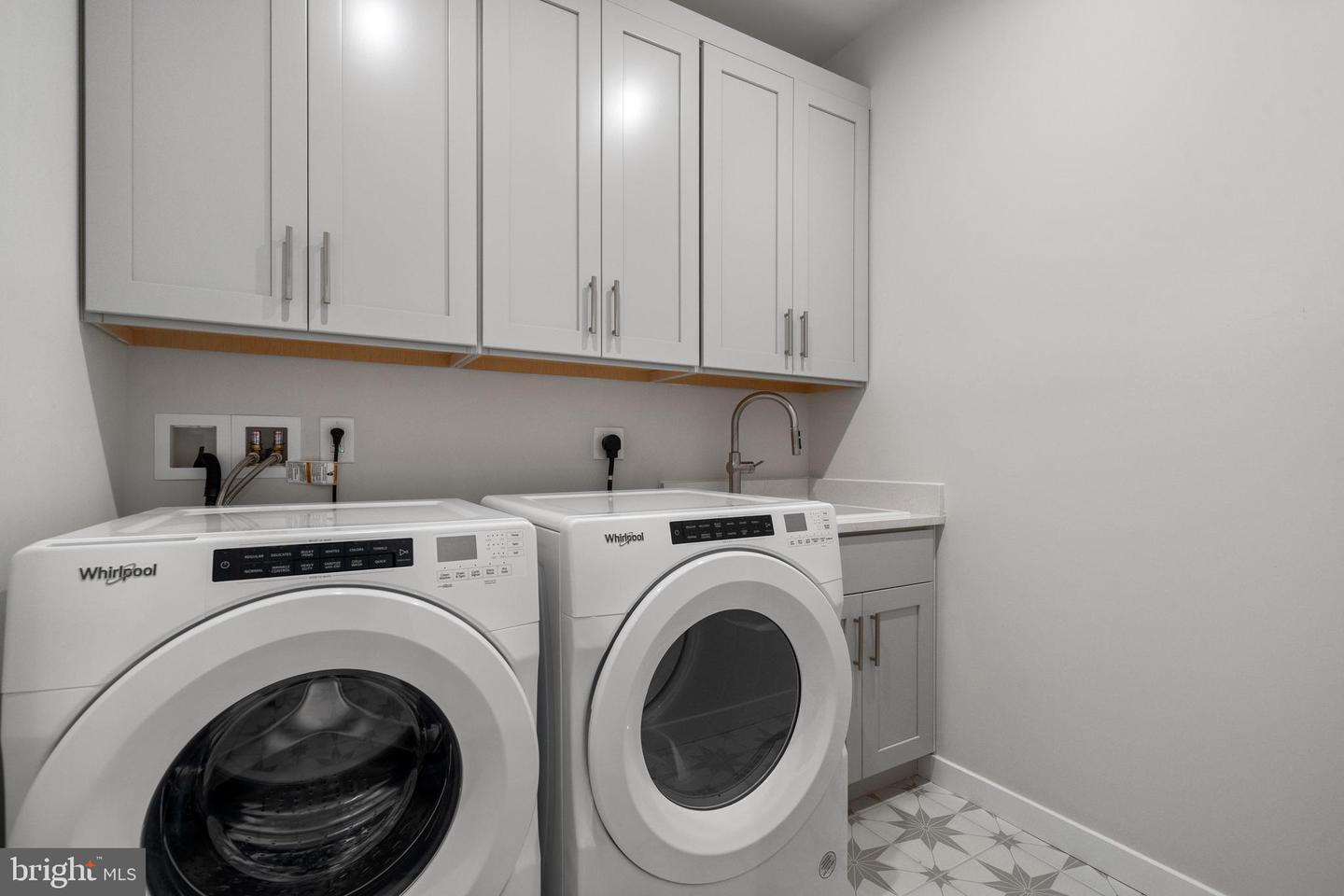 43476 DANVILLE TER, ASHBURN, Virginia 20148, 3 Bedrooms Bedrooms, ,2 BathroomsBathrooms,Residential,For sale,43476 DANVILLE TER,VALO2095740 MLS # VALO2095740