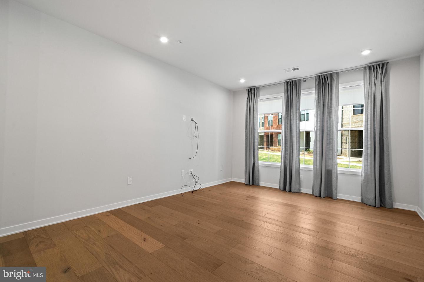43476 DANVILLE TER, ASHBURN, Virginia 20148, 3 Bedrooms Bedrooms, ,2 BathroomsBathrooms,Residential,For sale,43476 DANVILLE TER,VALO2095740 MLS # VALO2095740