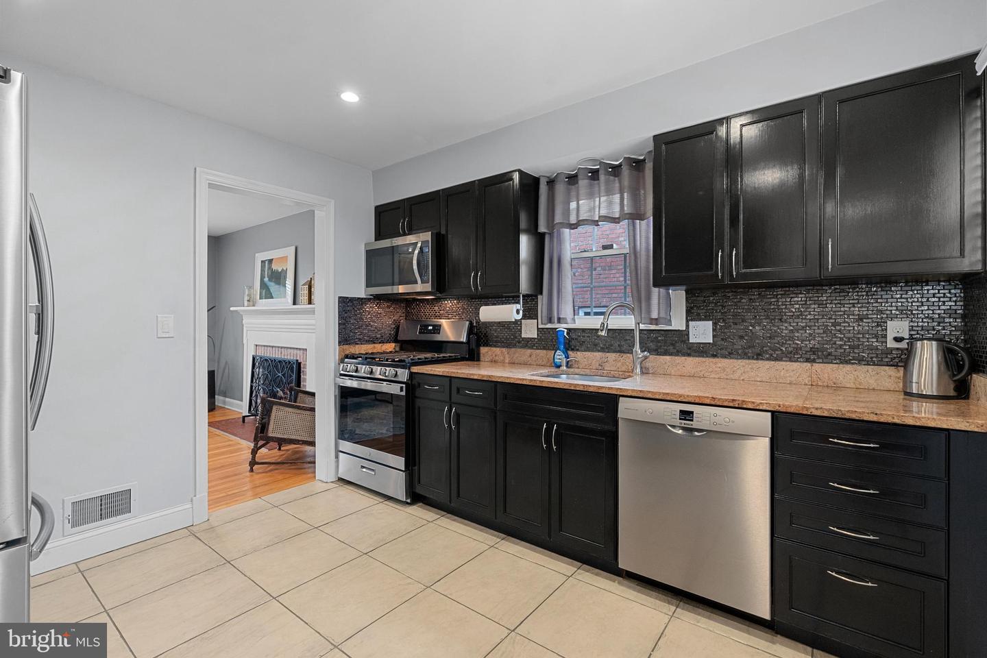 304 MONCURE DR, ALEXANDRIA, Virginia 22314, 3 Bedrooms Bedrooms, ,2 BathroomsBathrooms,Residential,For sale,304 MONCURE DR,VAAX2045058 MLS # VAAX2045058
