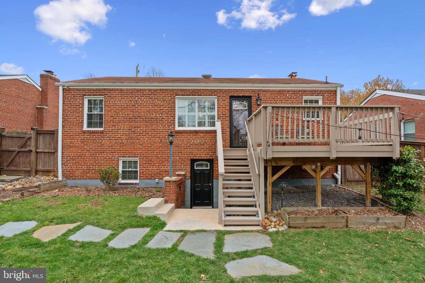 304 MONCURE DR, ALEXANDRIA, Virginia 22314, 3 Bedrooms Bedrooms, ,2 BathroomsBathrooms,Residential,For sale,304 MONCURE DR,VAAX2045058 MLS # VAAX2045058