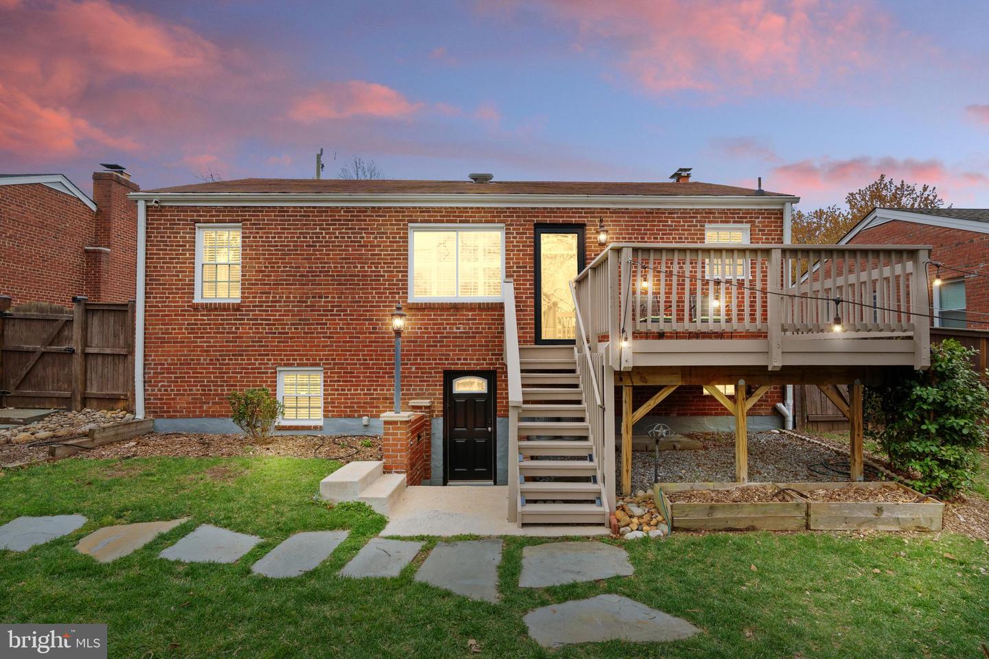 304 MONCURE DR, ALEXANDRIA, Virginia 22314, 3 Bedrooms Bedrooms, ,2 BathroomsBathrooms,Residential,For sale,304 MONCURE DR,VAAX2045058 MLS # VAAX2045058