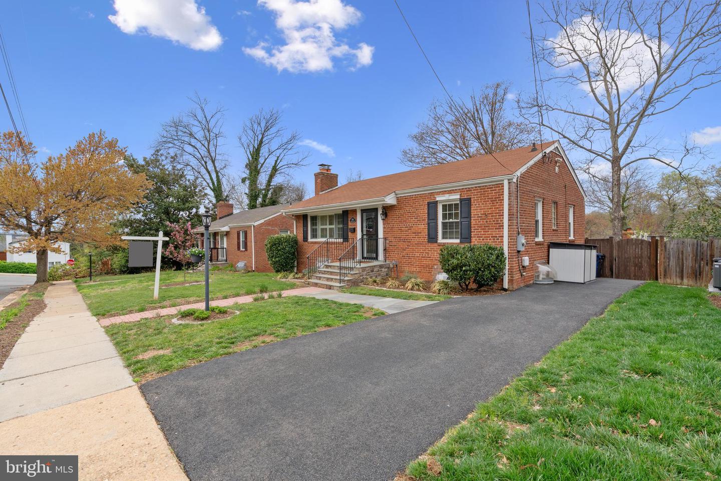 304 MONCURE DR, ALEXANDRIA, Virginia 22314, 3 Bedrooms Bedrooms, ,2 BathroomsBathrooms,Residential,For sale,304 MONCURE DR,VAAX2045058 MLS # VAAX2045058