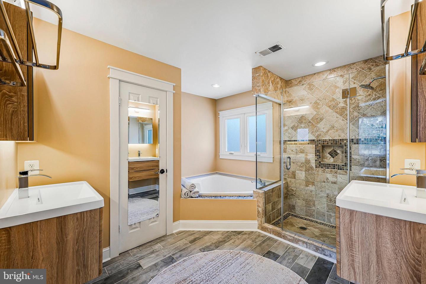 2458 SANDBURG ST, DUNN LORING, Virginia 22027, 5 Bedrooms Bedrooms, ,4 BathroomsBathrooms,Residential,For sale,2458 SANDBURG ST,VAFX2181860 MLS # VAFX2181860