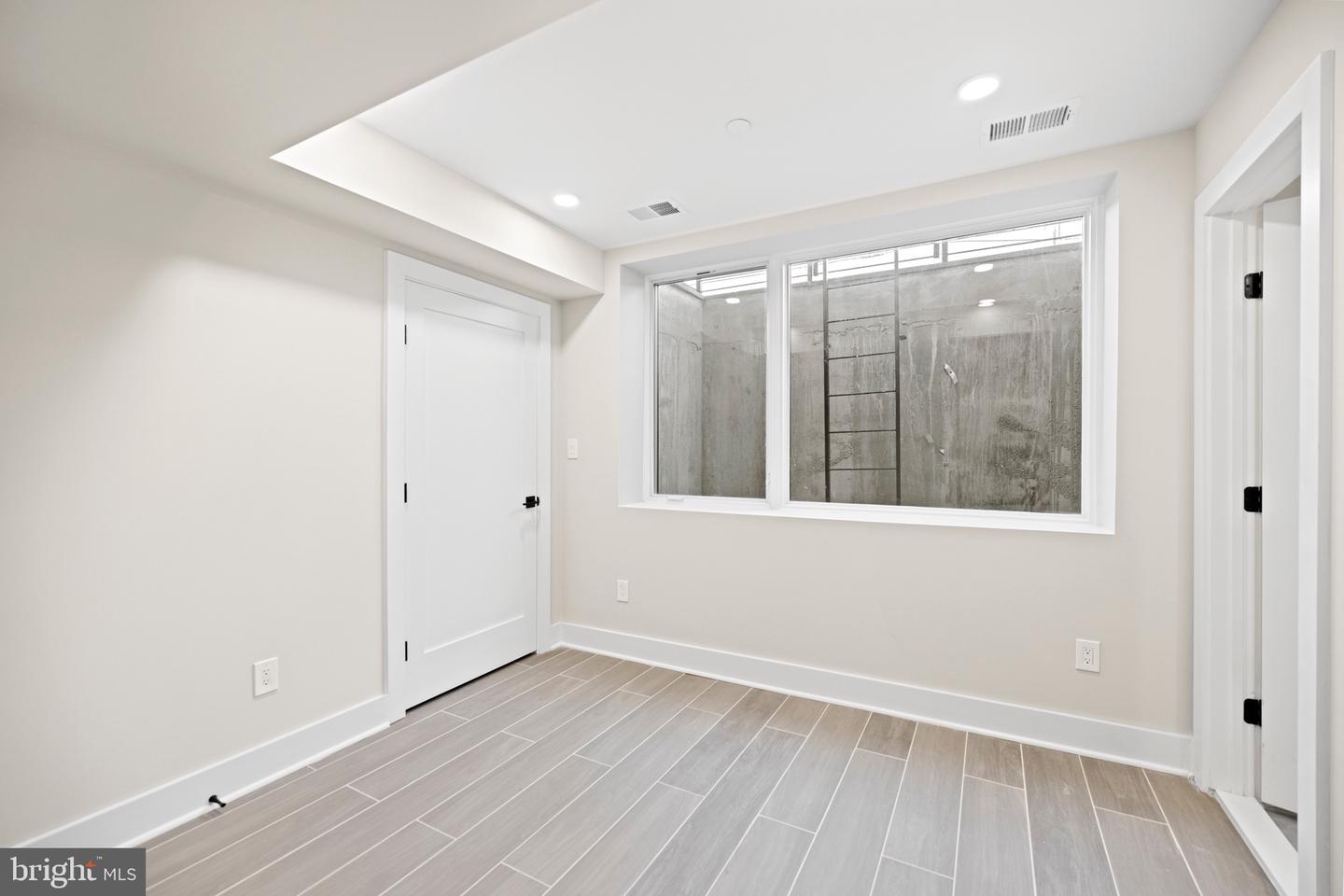 824 18TH ST NE #1, WASHINGTON, District Of Columbia 20002, 1 Bedroom Bedrooms, ,1 BathroomBathrooms,Residential,For sale,824 18TH ST NE #1,DCDC2146786 MLS # DCDC2146786