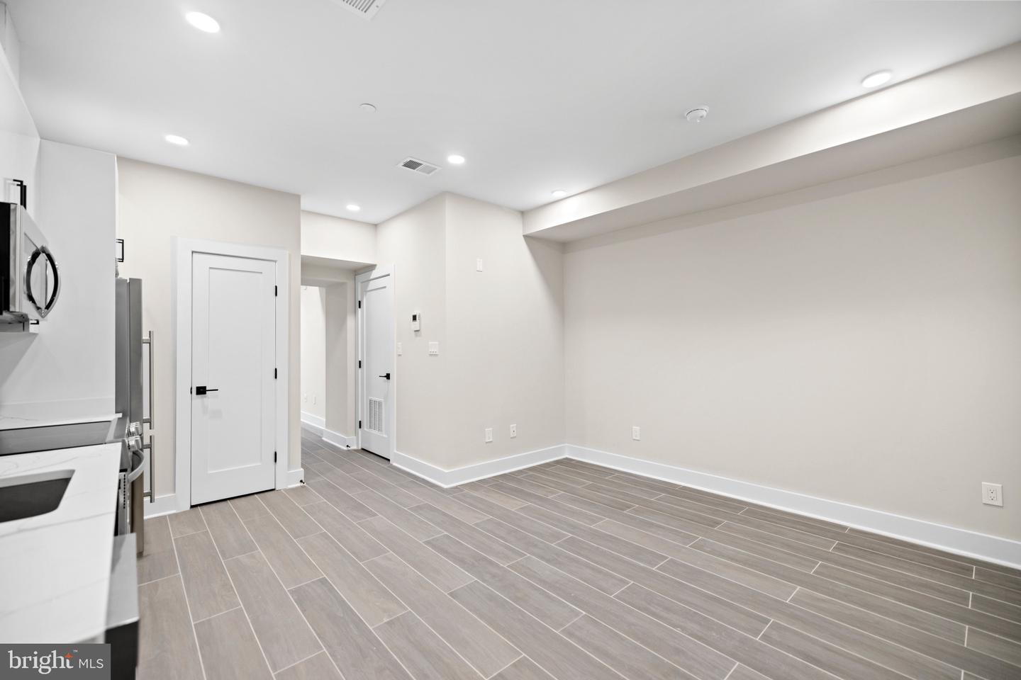 824 18TH ST NE #1, WASHINGTON, District Of Columbia 20002, 1 Bedroom Bedrooms, ,1 BathroomBathrooms,Residential,For sale,824 18TH ST NE #1,DCDC2146786 MLS # DCDC2146786